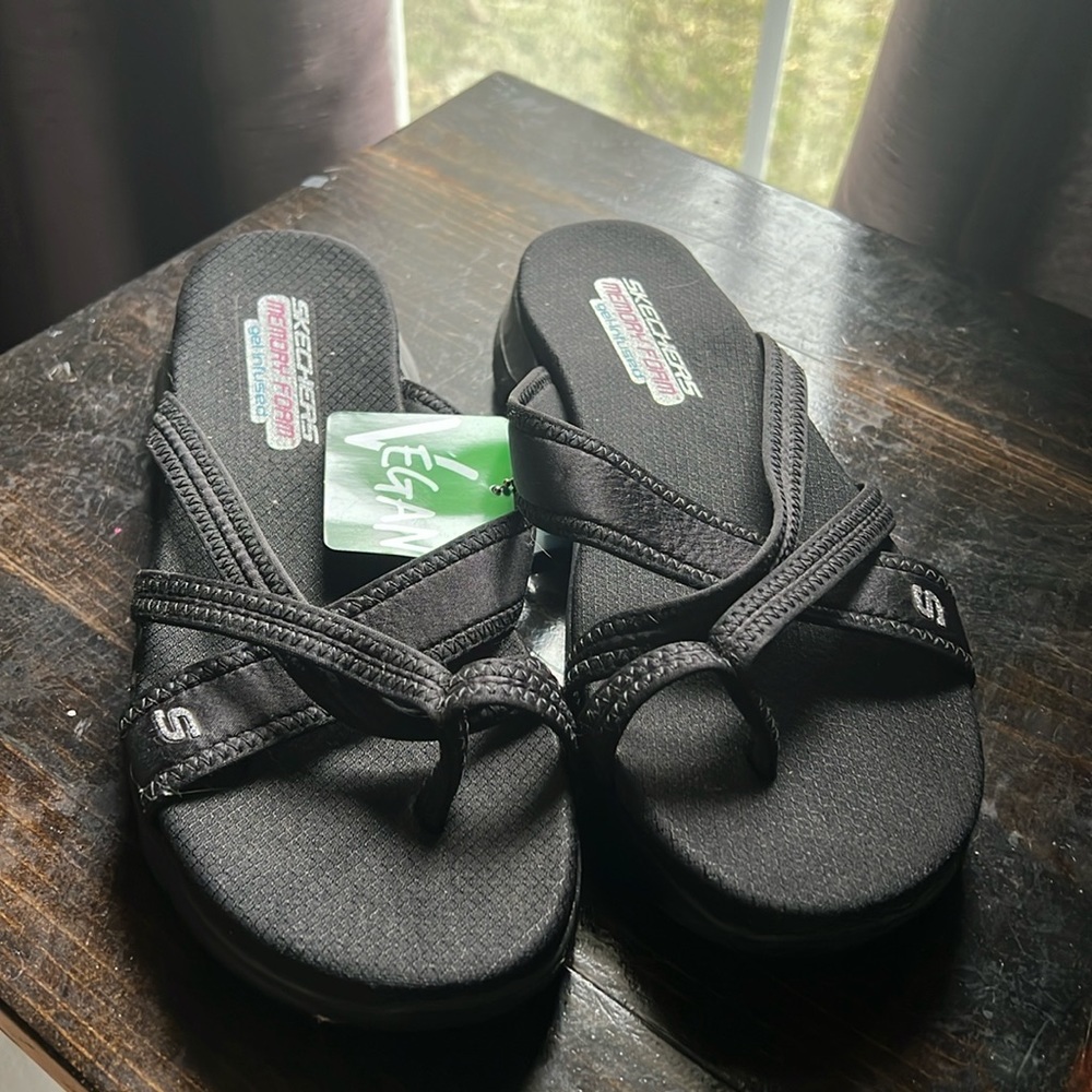 SKETCHERS SANDALS